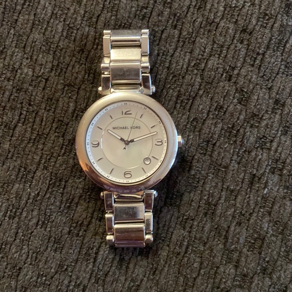 Michael Kors stainless steel watch with opal center - Picture 1 of 7